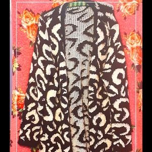 Black and White long Sweater 1X Women's